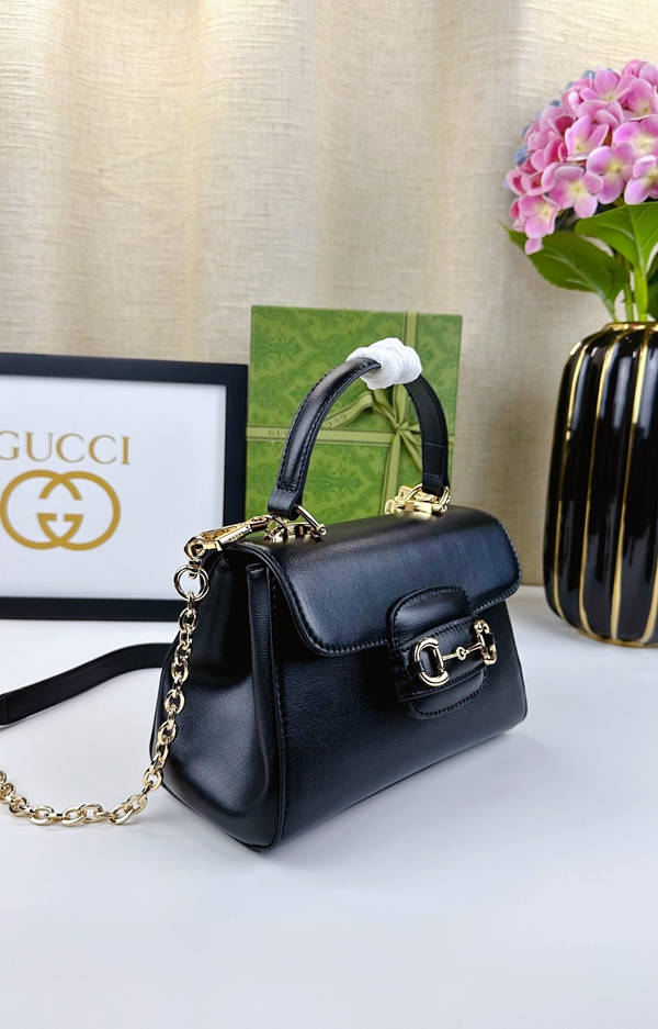 激安グッチバッグコピー背面デザイン